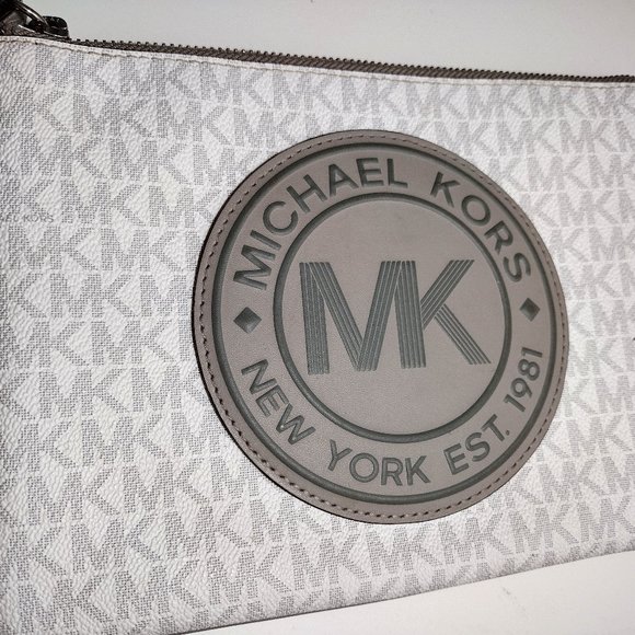 Michael Kors Purse Pouch with Large Logo - Picture 1 of 4